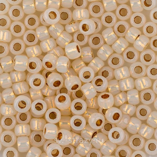 Бисер круглый 8/0 #0751 Хрусталь матовый внутреннее золото